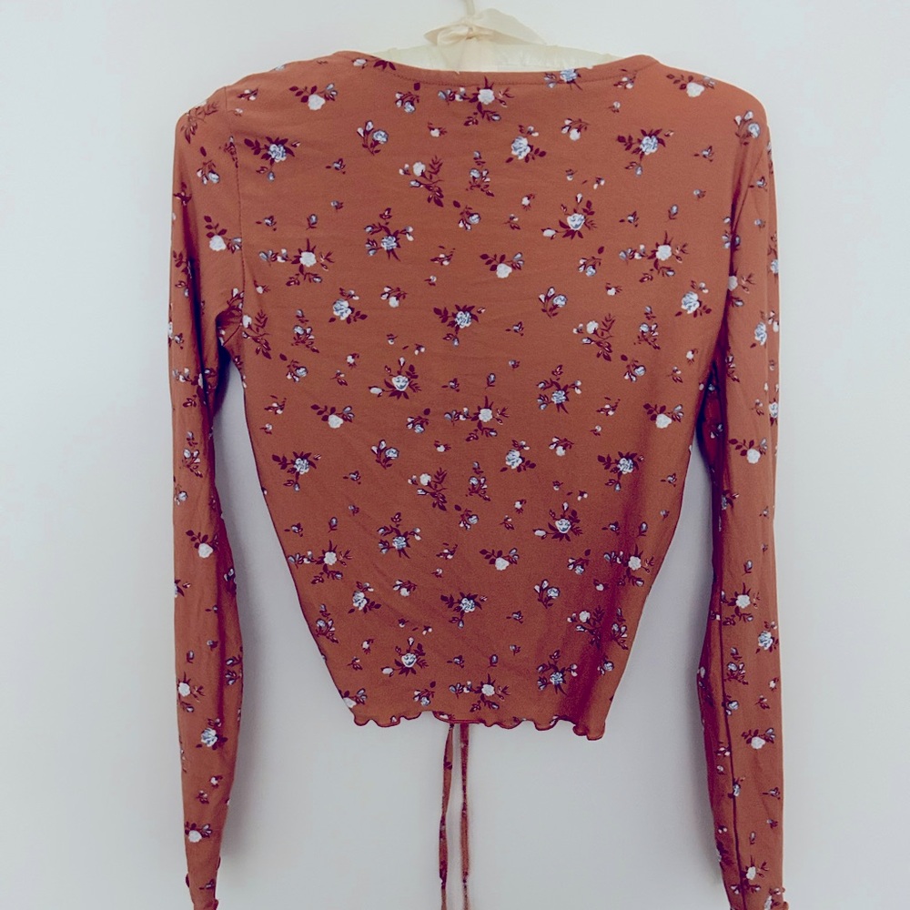 Long sleeve crop top
